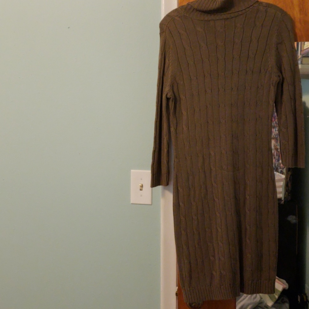 Dressbarn - Picture 2 of 2